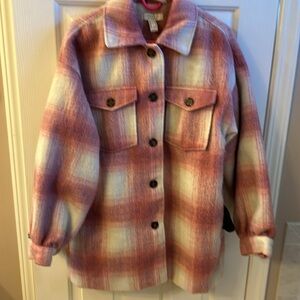 Like-new, plaid shacket (shirt & jacket)